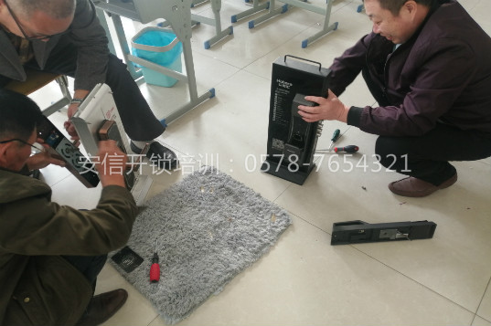 西安汽车解码配遥控技术难不难？